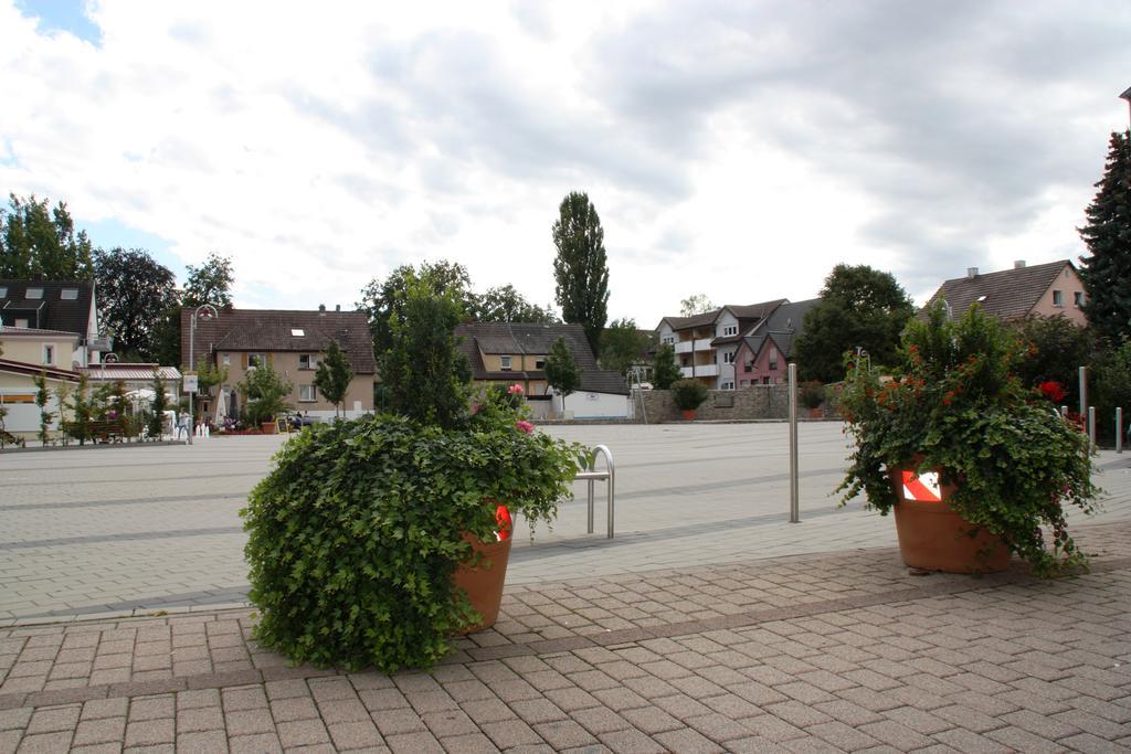 Auberge de jeunesse Boardinghouse Sinsheim Zentral Am Burgplatz Extérieur photo