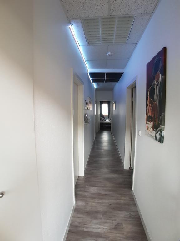 Auberge de jeunesse Boardinghouse Sinsheim Zentral Am Burgplatz Extérieur photo